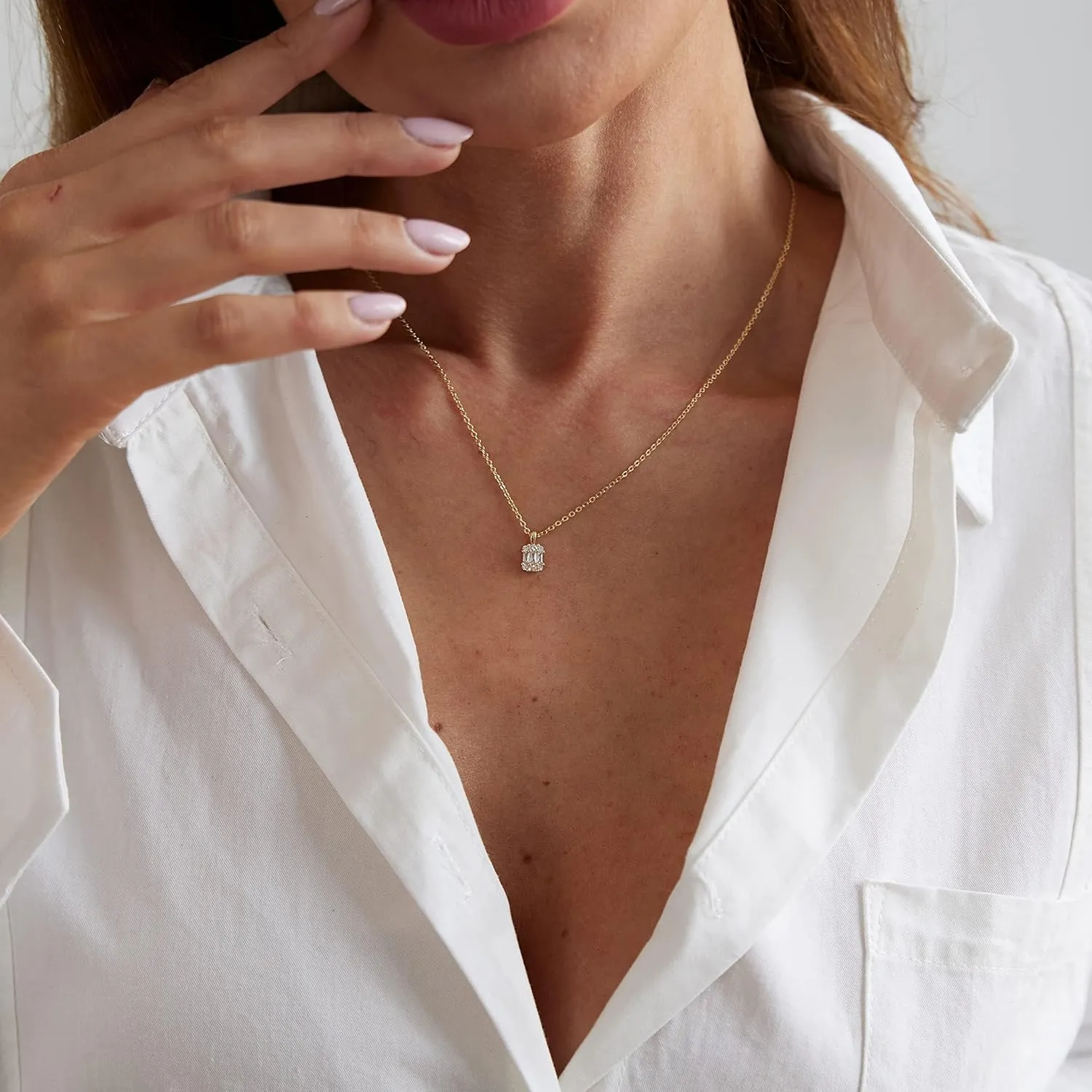 CAROVO Gold Necklace for Women,Dainty Gold Necklaces 14k Gold Plated Diamond Necklaces Cute CZ Solitaire Choker Necklaces for Women Simple Cubic Zirconia Pendant Necklace Trendy Jewelry Gifts