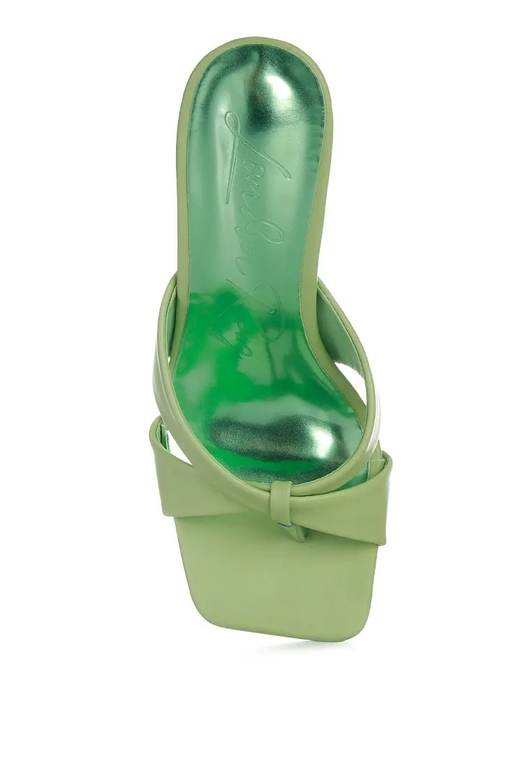 Highflip Criss-Cross Spool Heels