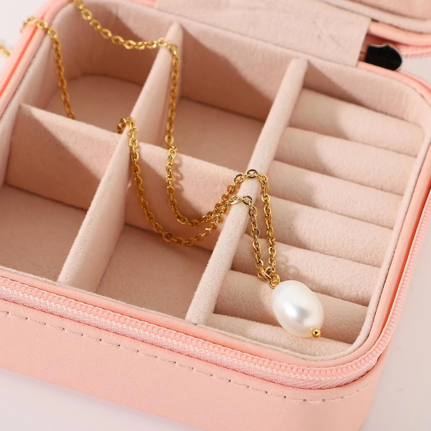 Layered Pearl Necklaces for Women 18K Gold Plated Dainty Pearl Choker Necklaces Trendy Jewelry Gifts for Women.