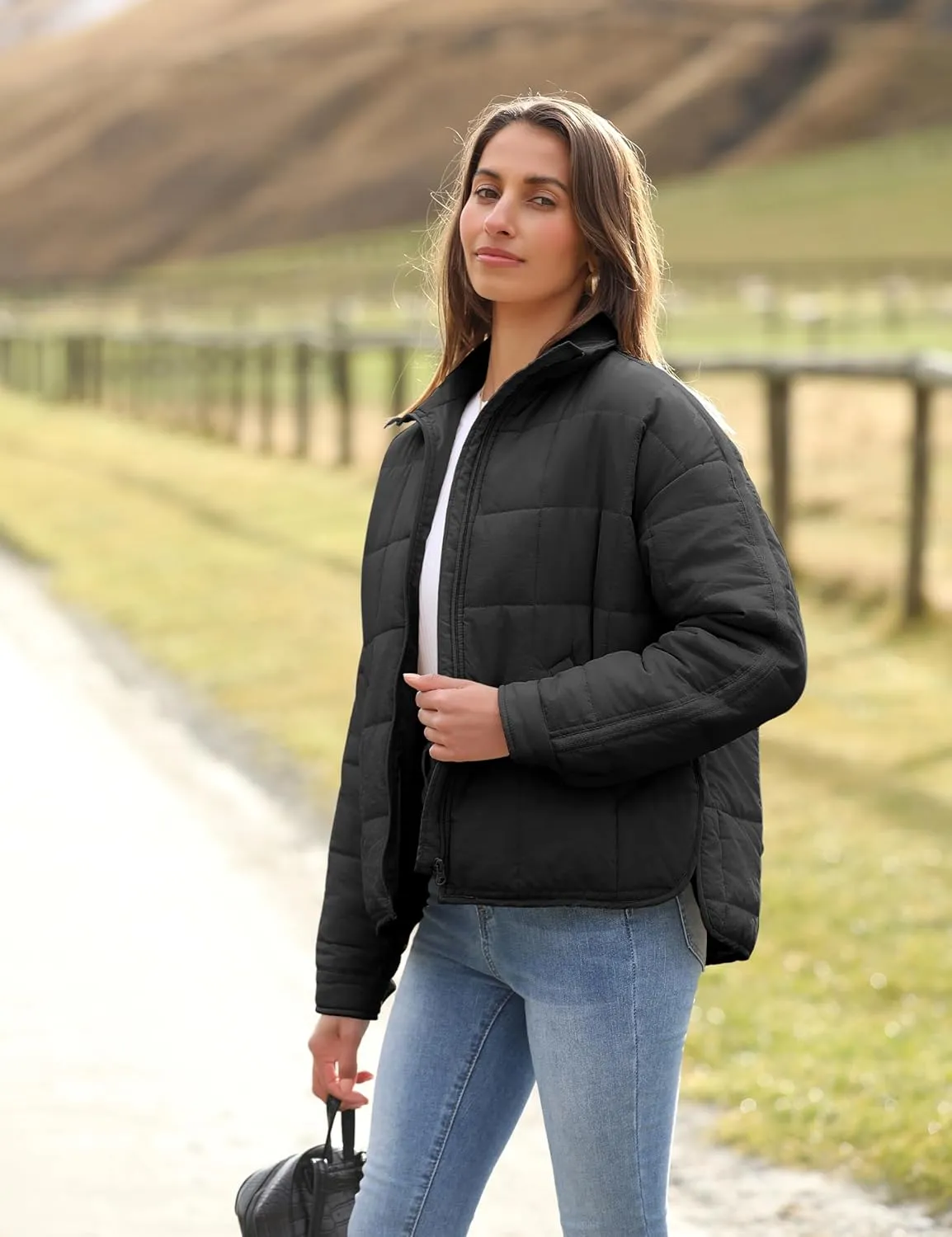 Quilted Puffer Jacket Women Lightweight Short Zip Up Padded Coat with Pockets