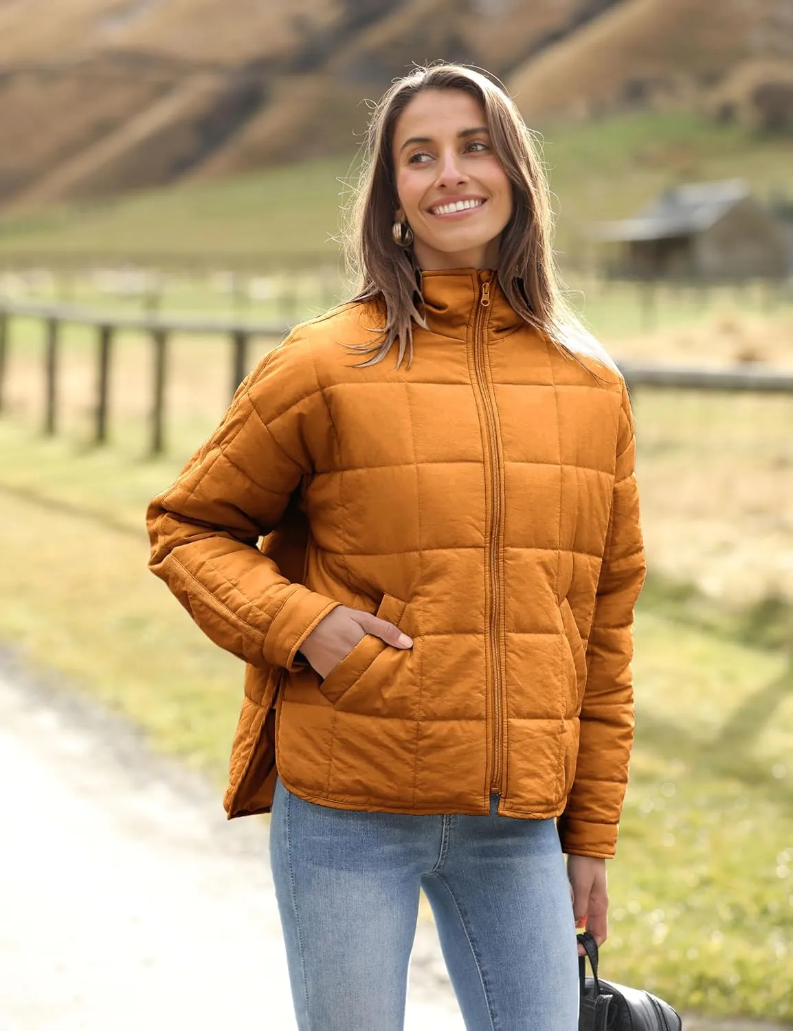 Quilted Puffer Jacket Women Lightweight Short Zip Up Padded Coat with Pockets