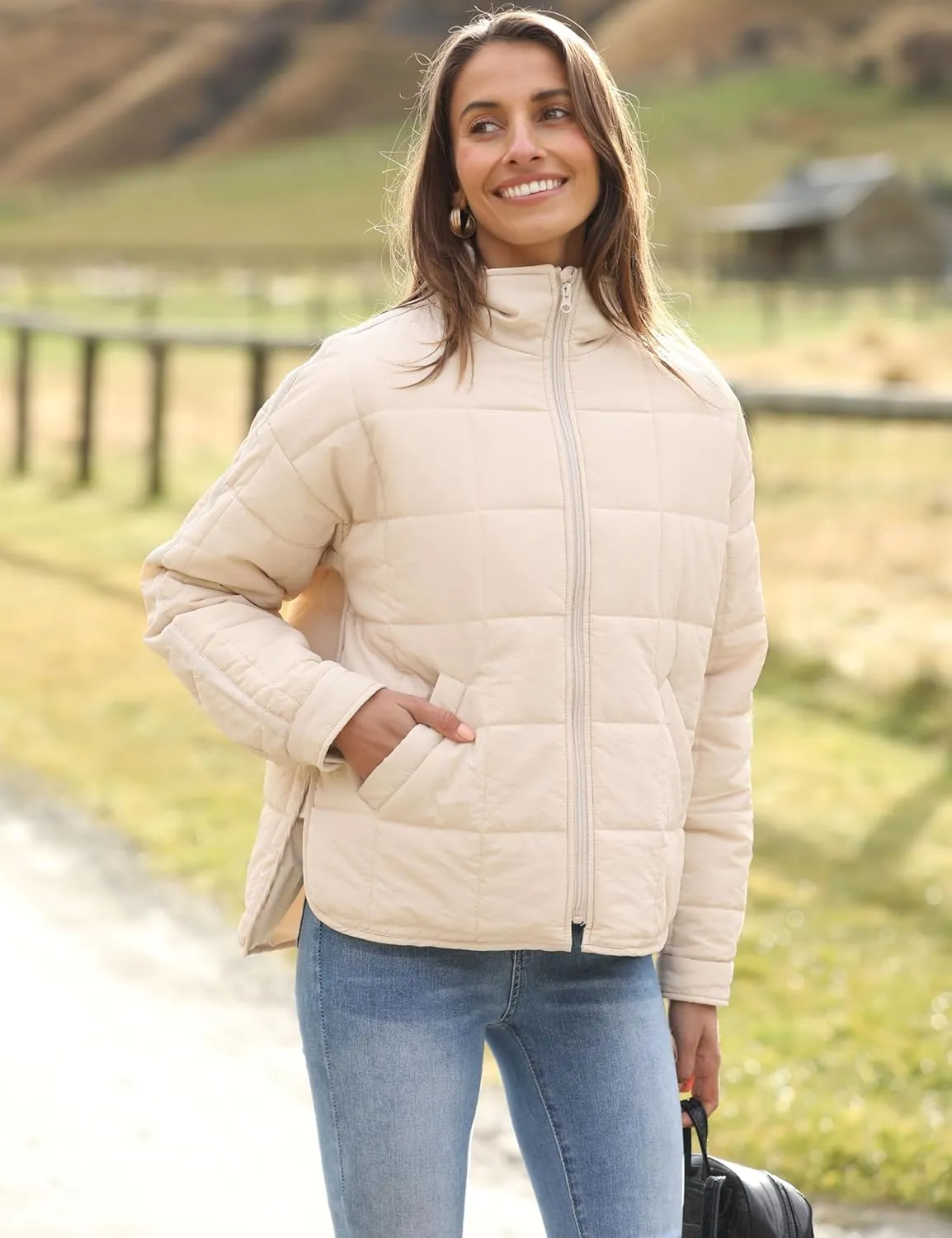 Quilted Puffer Jacket Women Lightweight Short Zip Up Padded Coat with Pockets