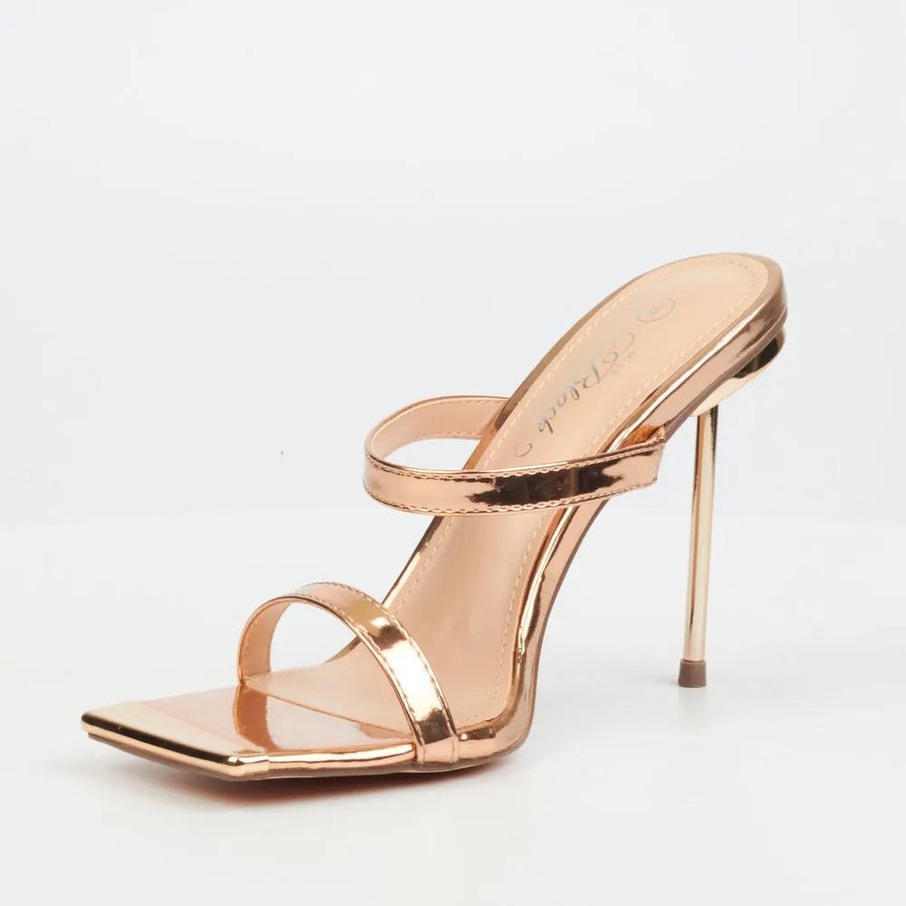 Swing 1 - Miss Black Heel